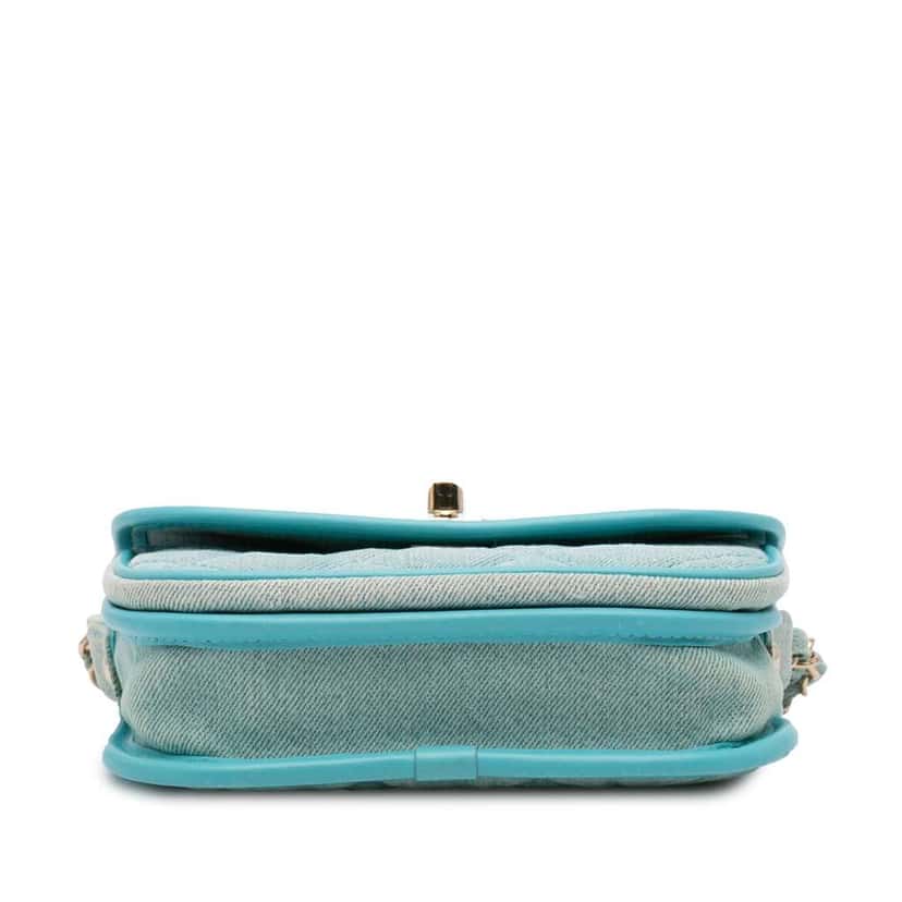 Chanel Mini CC Quilted Denim Messenger Flap Blue Denim Very good condition - Inside View