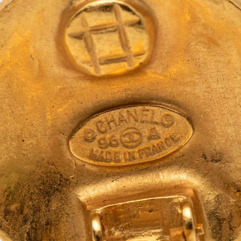 Chanel CC Gold Plated Grapevine Button Clip On Earrings Gold Metal Very good condition - Inside View