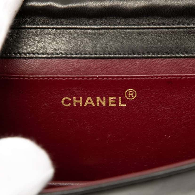 Chanel CC Quilted Lambskin Full Flap Wallet on Chain Black Leather Very good condition - Box View