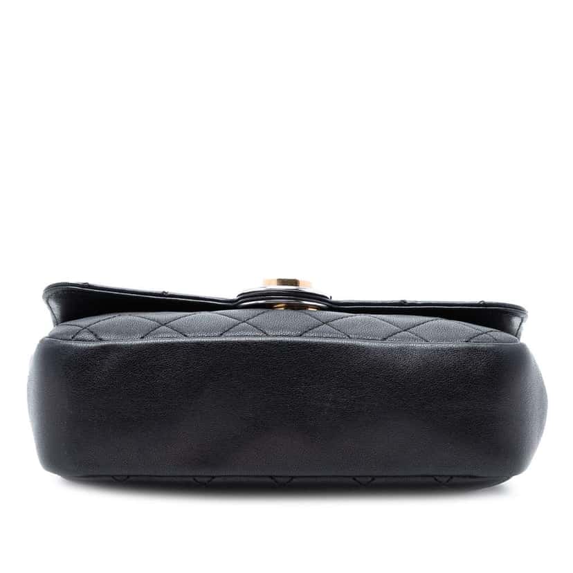 Chanel Quilted Lambskin Turn and Lock Flap Black Leather Good condition - Inside View