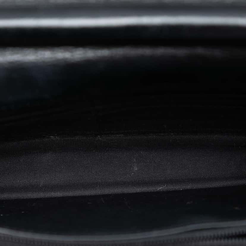 Chanel CC Lambskin Wild Stitch Wallet on Chain Black Leather Good condition - Model View
