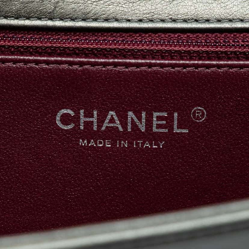 Chanel Medium Embossed Calfskin Propeller Flap Grey Leather Good condition - Box View