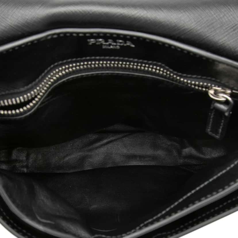 Prada Saffiano Travel Messenger Bag Black Leather Good condition - Model View