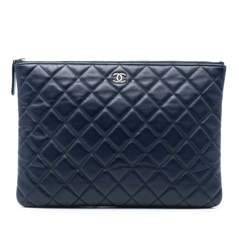 Chanel Medium Quilted Lambskin O Case Clutch Blue Leather Very good condition - Front View