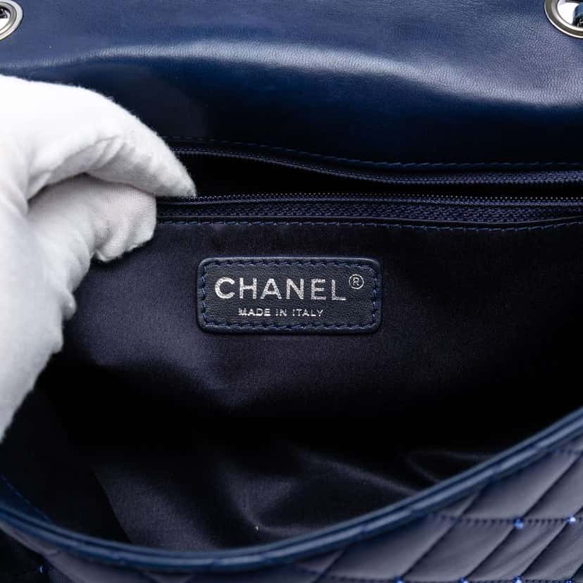 Chanel Small Quilted Lambskin Beaded Single Flap Blue Leather Very good condition - Box View