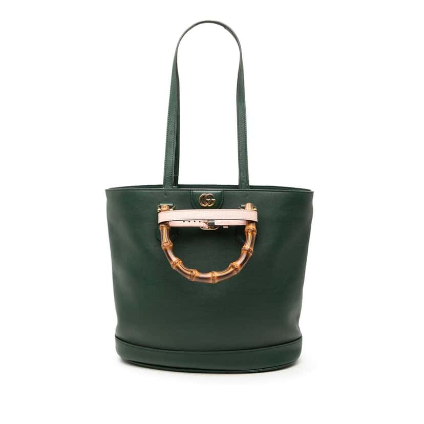Gucci Medium Calfskin Bamboo Diana Convertible Bucket Bag Green Leather Very good condition - Front View