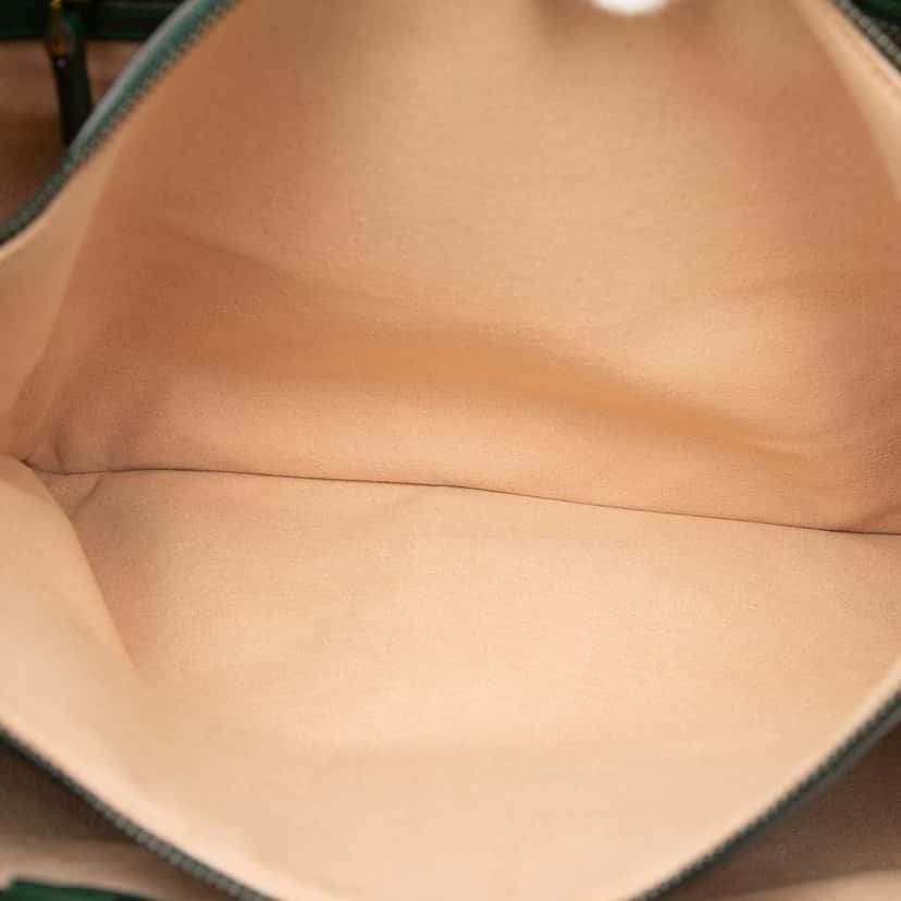 Gucci Medium Calfskin Bamboo Diana Convertible Bucket Bag Green Leather Very good condition - Model View