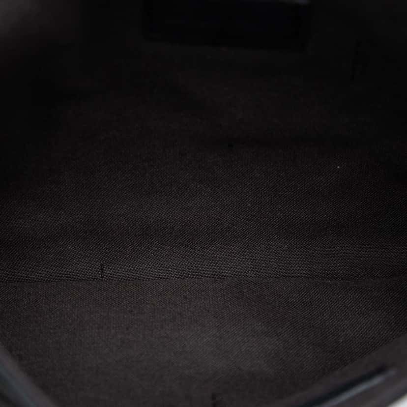 Fendi Nubuck FF Chain Flap Black Leather Very good condition - Model View