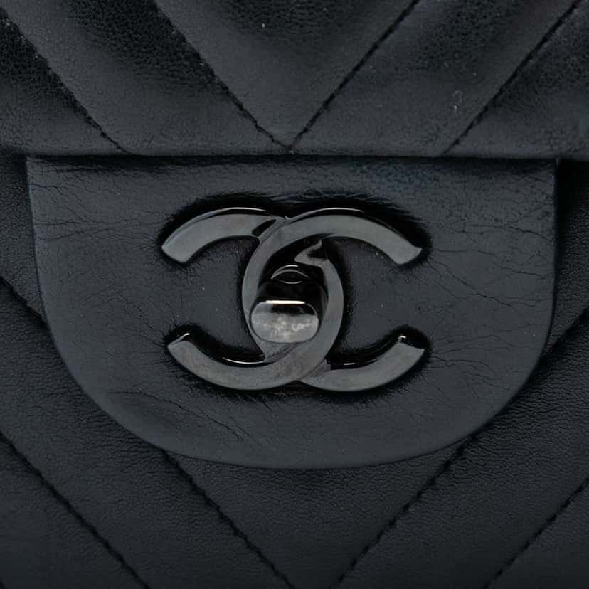 Chanel Jumbo Classic Chevron Lambskin So Black Double Flap Black Leather Very good condition - Box View