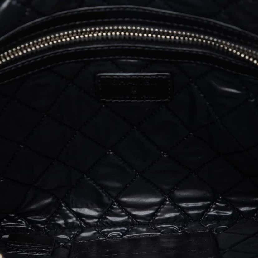 Chanel Distressed Calfskin Je Ne Suis Pas En Solde Clutch Black Leather Very good condition - Model View