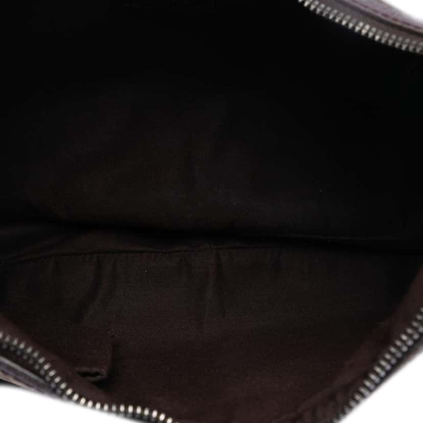 Gucci GG Canvas Crossbody Beige Very good condition - Model View