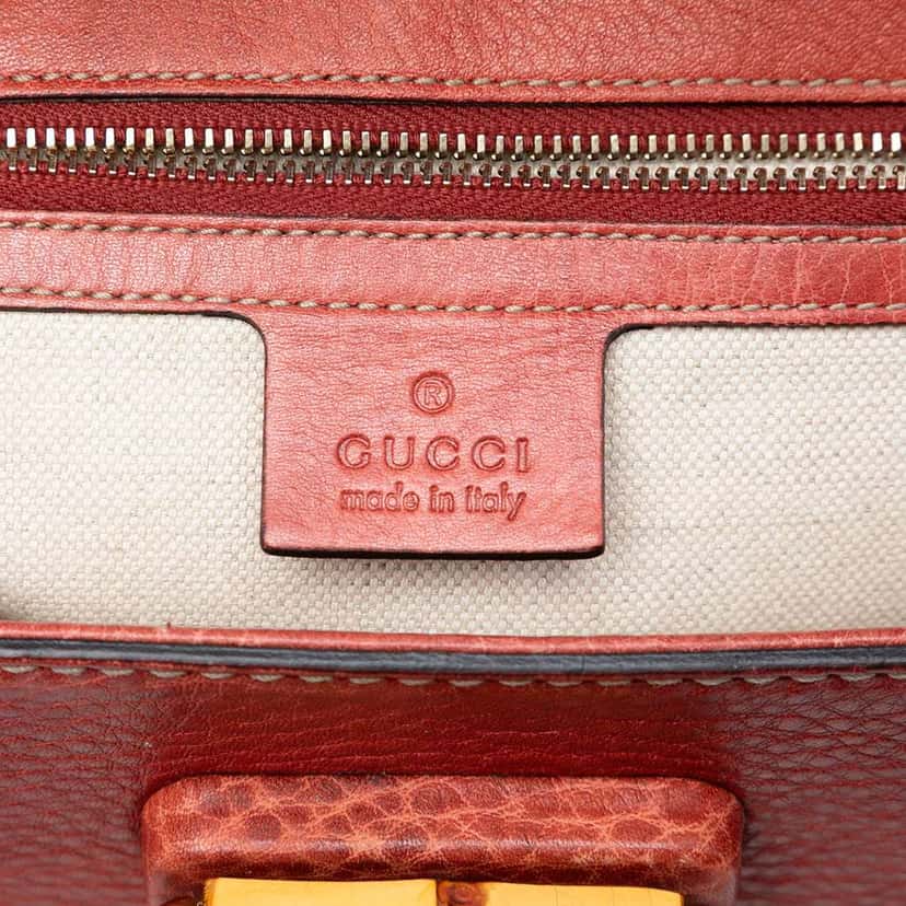 Gucci Medium Leather New Bamboo Satchel Red Leather Very good condition - Box View