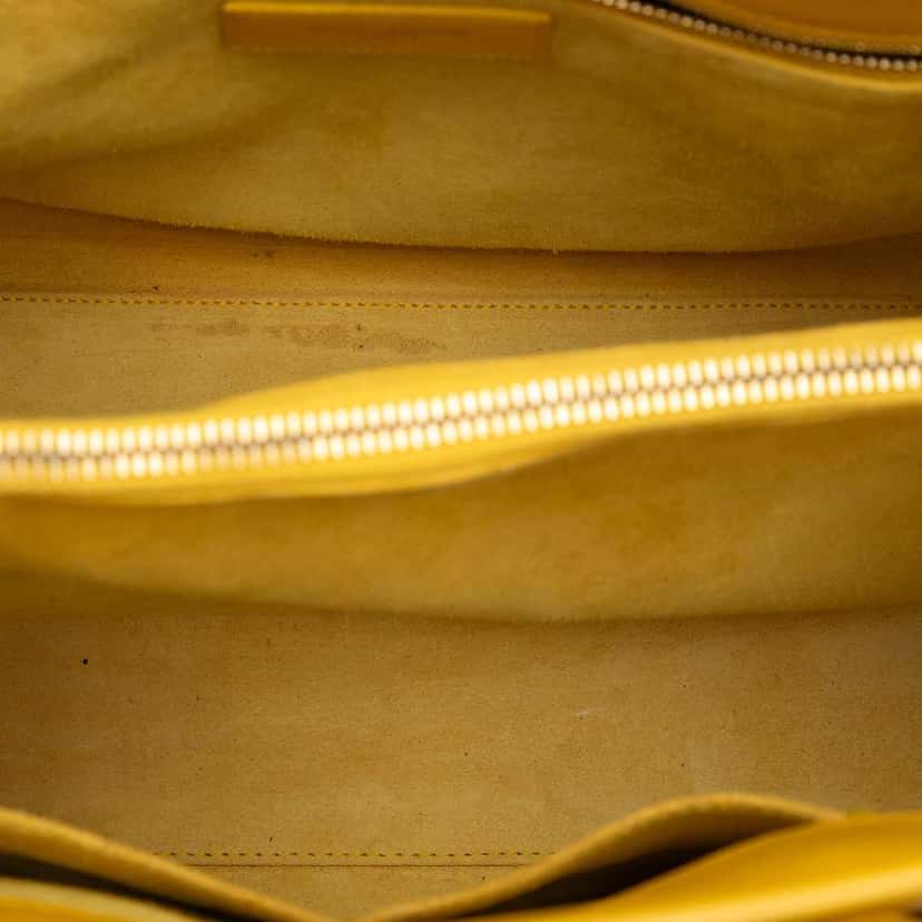 Saint Laurent Small Leather Sac De Jour Satchel Yellow Leather Very good condition - Model View