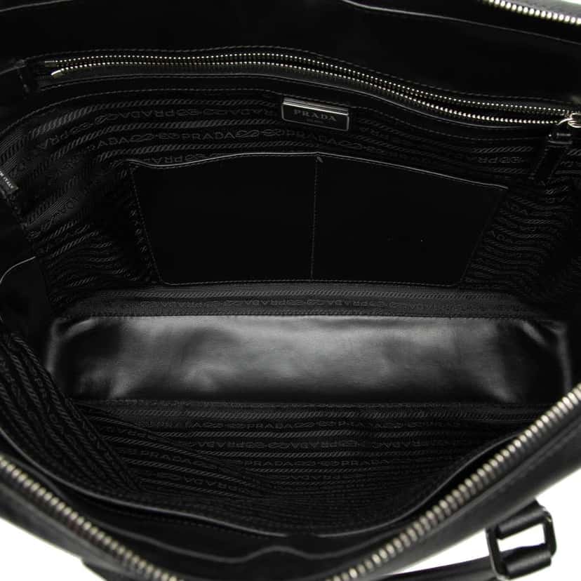 Prada Saffiano Business Bag Black Leather Good condition - Model View