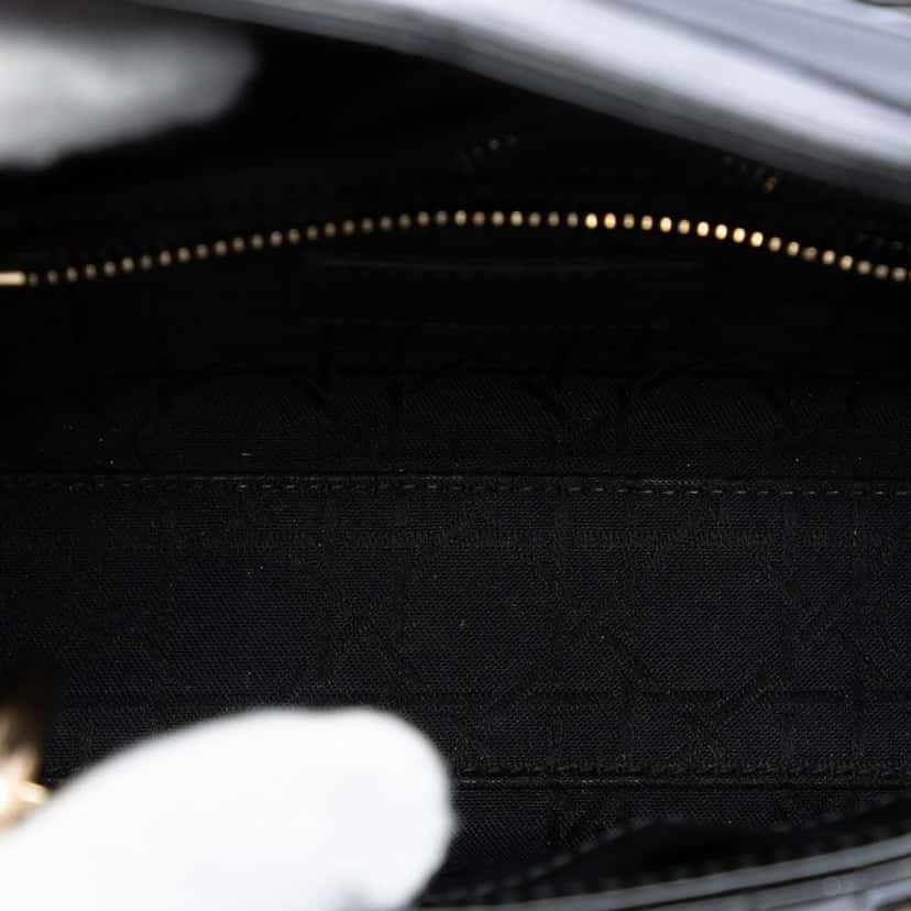 Dior Mini Patent Cannage Lady Dior Black Leather Very good condition - Model View