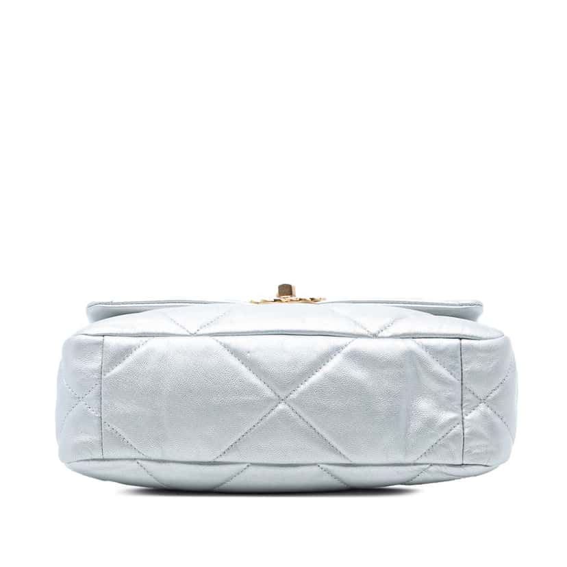 Chanel Medium Metallic Lambskin 19 Flap Silver Leather Very good condition - Inside View