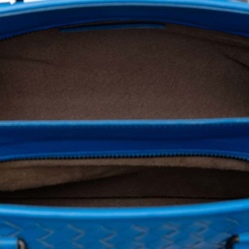 Bottega Veneta Small Nappa Intrecciato Accordion Satchel Blue Leather Very good condition - Model View