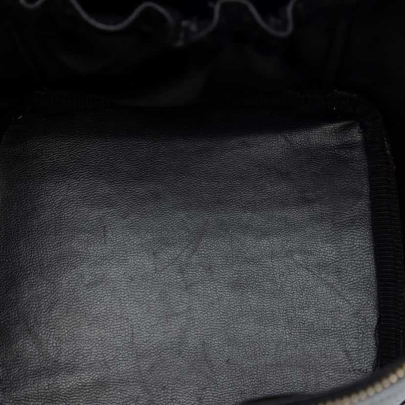 Chanel CC Caviar Vanity Bag Black Leather Very good condition - Model View