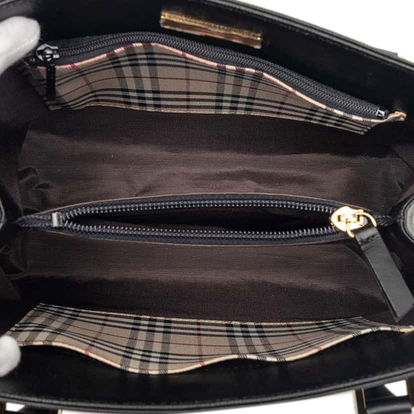 Burberry Leather Handbag Black Leather Very good condition - Model View