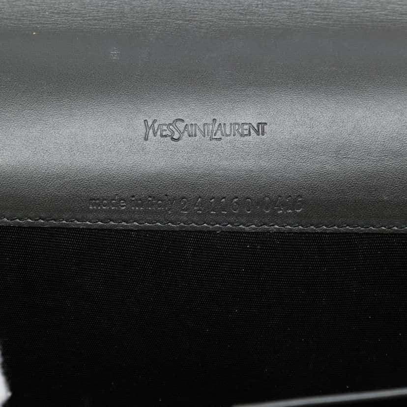 Saint Laurent Patent Chyc Ligne Travel Wallet Green Leather Very good condition - Box View