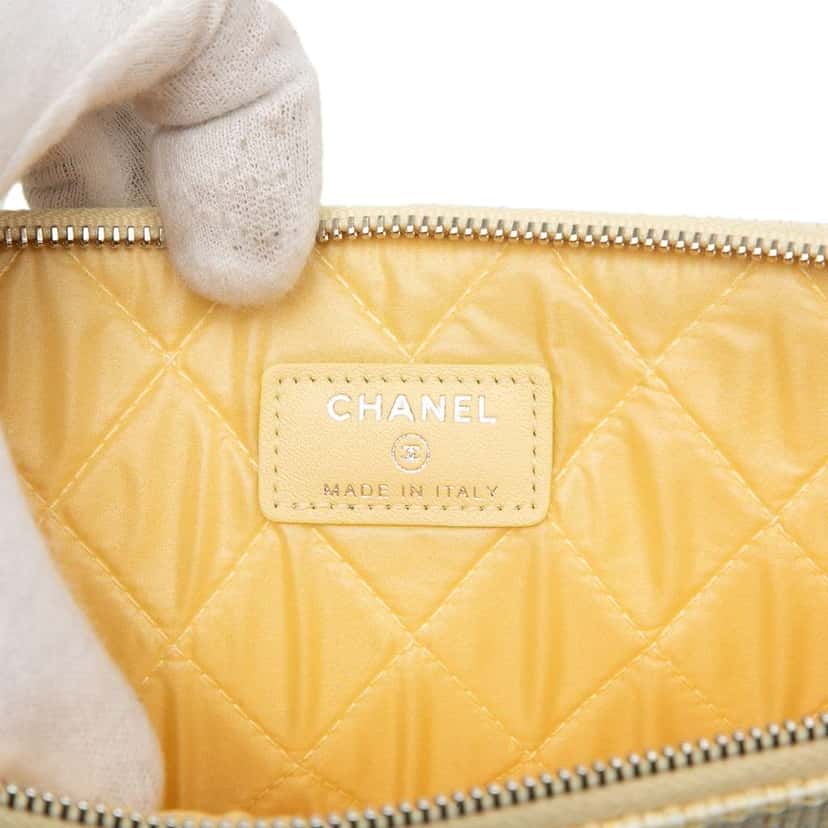 Chanel Large Raffia Deauville O Case Clutch Yellow Very good condition - Box View