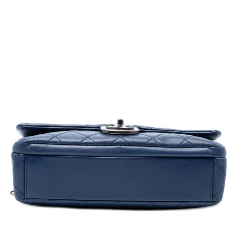 Chanel Large Quilted Goatskin Double Carry Waist Chain Flap Blue Leather Very good condition - Inside View