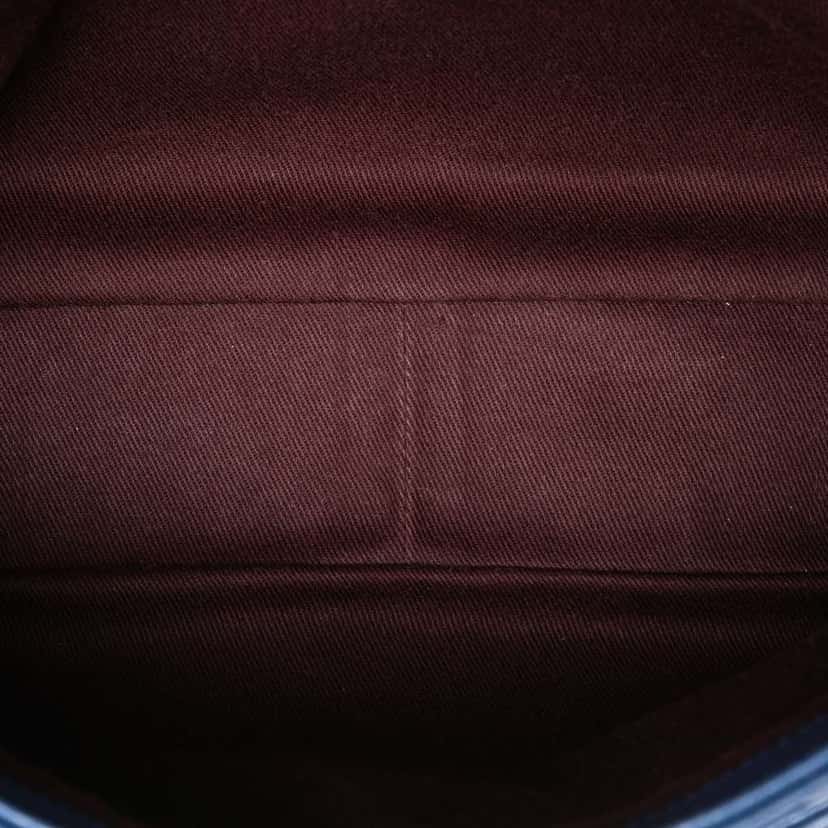 Chanel Large Quilted Goatskin Double Carry Waist Chain Flap Blue Leather Very good condition - Model View