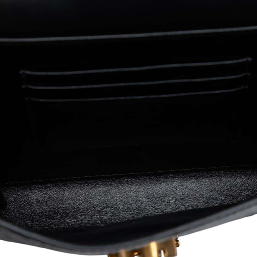 Saint Laurent Shiny Croc Embossed Calfskin Monogram Cassandra Chain Wallet Black Leather Very good condition - Model View