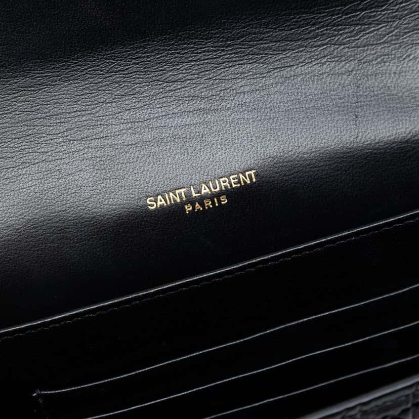Saint Laurent Shiny Croc Embossed Calfskin Monogram Cassandra Chain Wallet Black Leather Very good condition - Box View