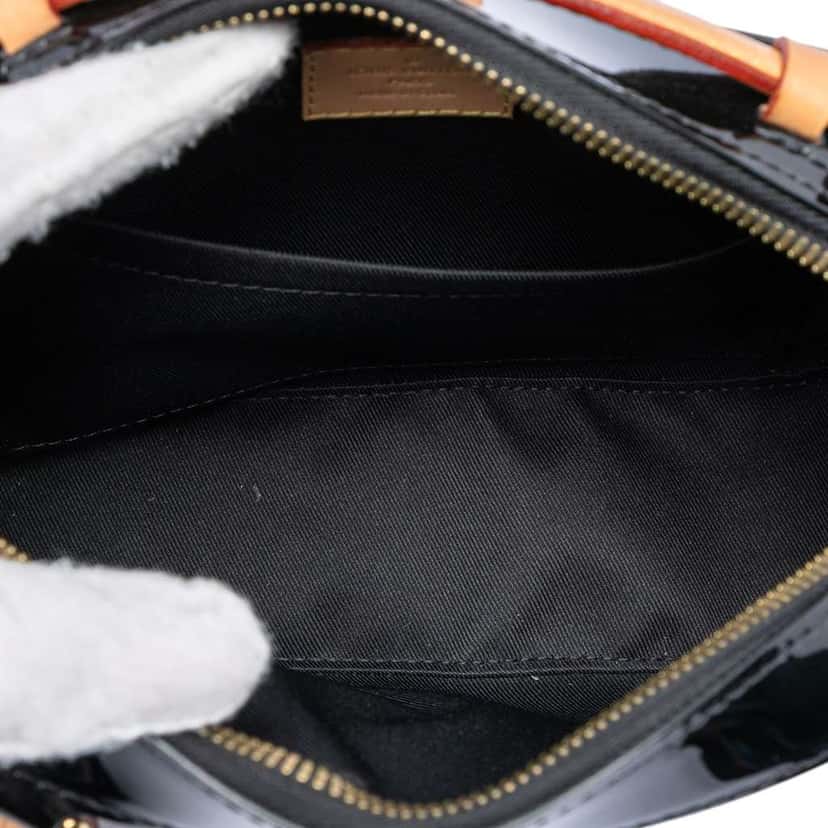 Louis Vuitton Monogram Vernis Santa Monica Camera Bag Black Leather Very good condition - Model View