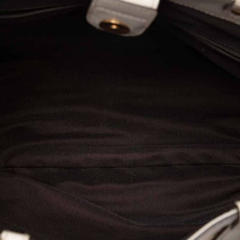 Gucci GG Canvas Scarlett Tote Beige Canvas Very good condition - Model View