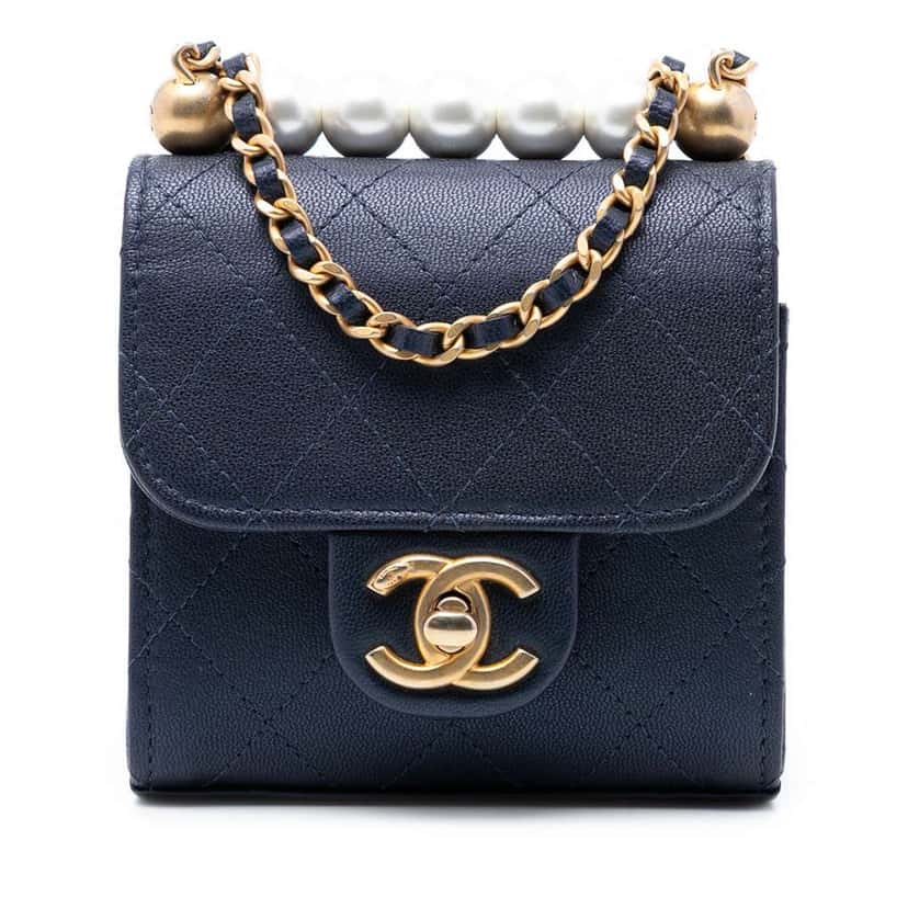 Chanel Mini Quilted Goatskin Vertical Chic Pearls Flap Clutch With Chain Blue Leather Very good condition - Front View