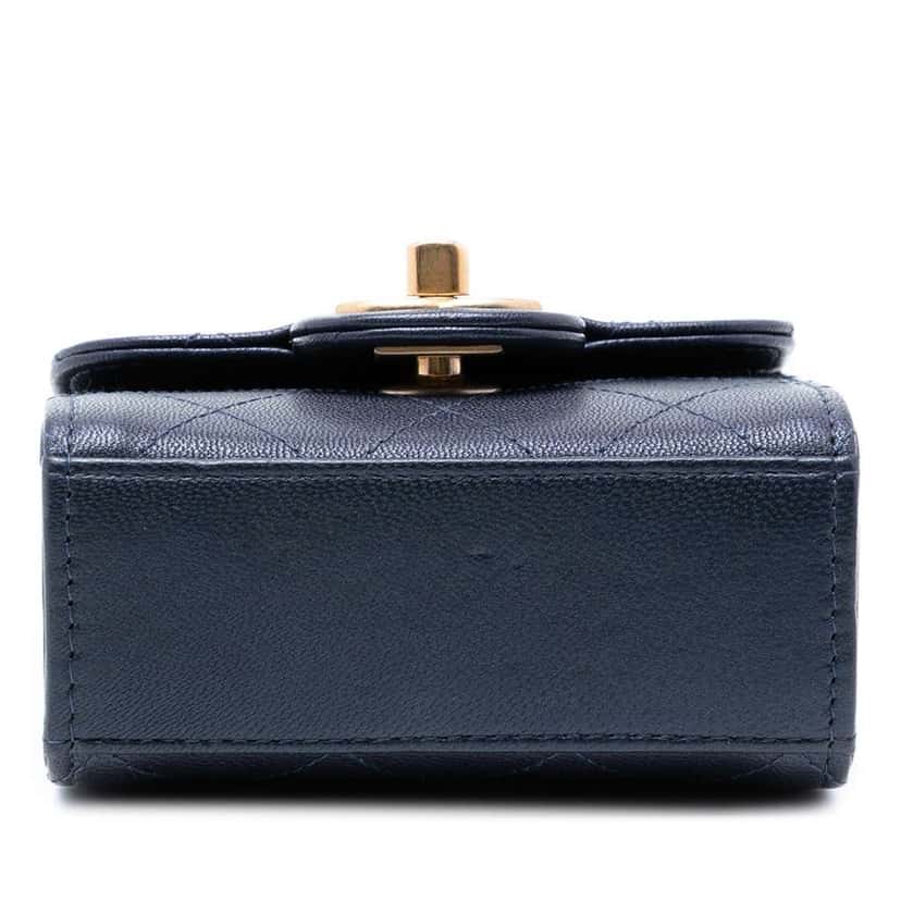 Chanel Mini Quilted Goatskin Vertical Chic Pearls Flap Clutch With Chain Blue Leather Very good condition - Inside View