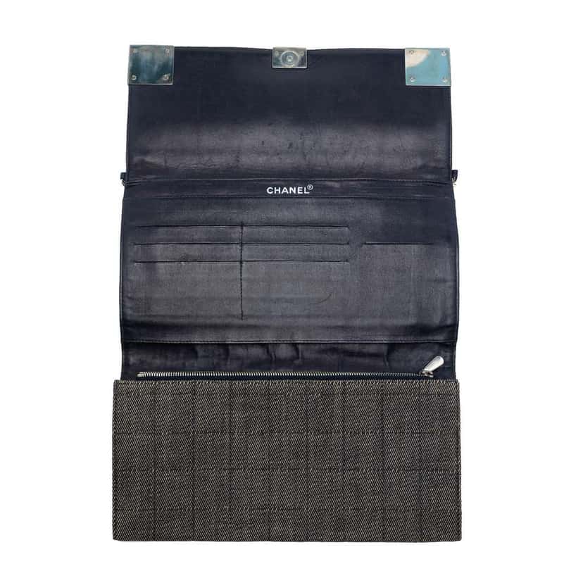 Chanel CC Choco Bar Denim Chain Flap Grey Denim Very good condition - Model View