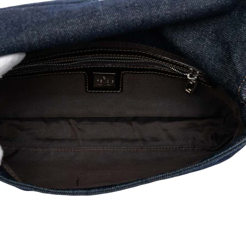 Fendi Denim Baguette Blue Denim Very good condition - Model View