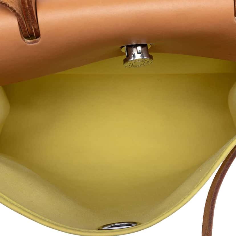 Hermès Toile Herbag Zip 31 Yellow Canvas Very good condition - Model View