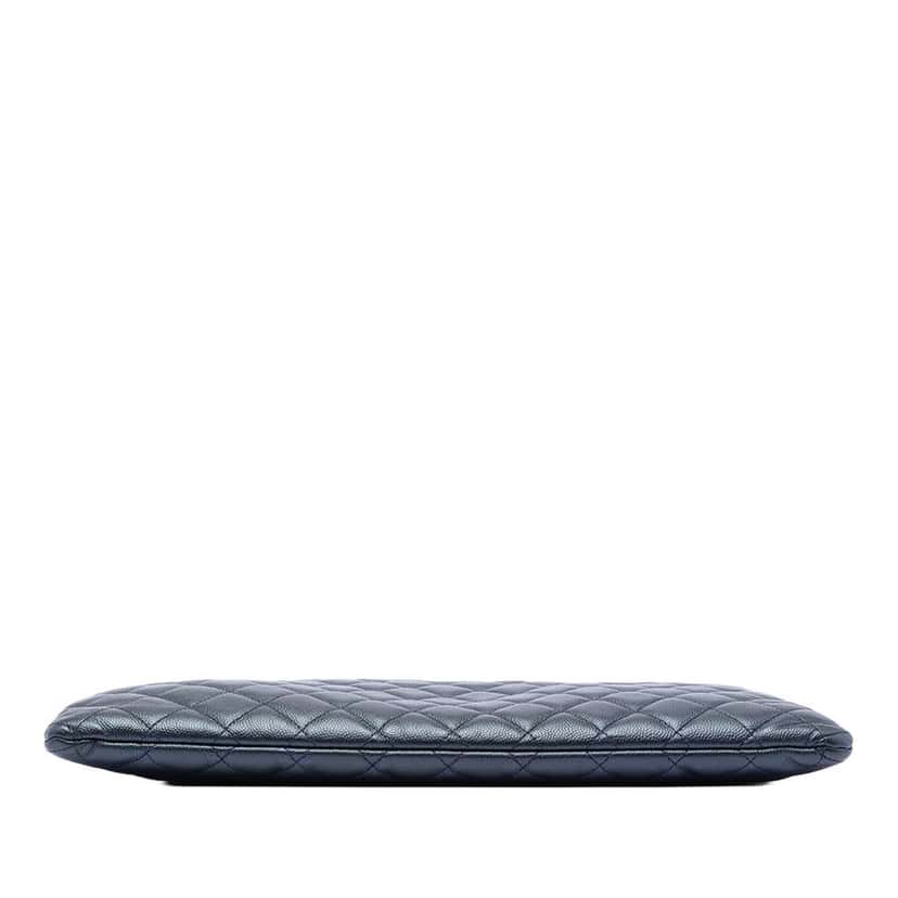 Chanel Large Quilted Caviar Boy O Case Clutch Blue Leather Very good condition - Inside View