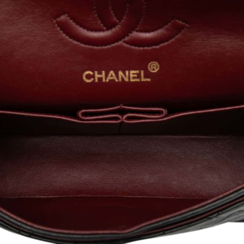 Chanel Small Classic Lambskin Double Flap Black Leather Very good condition - Model View