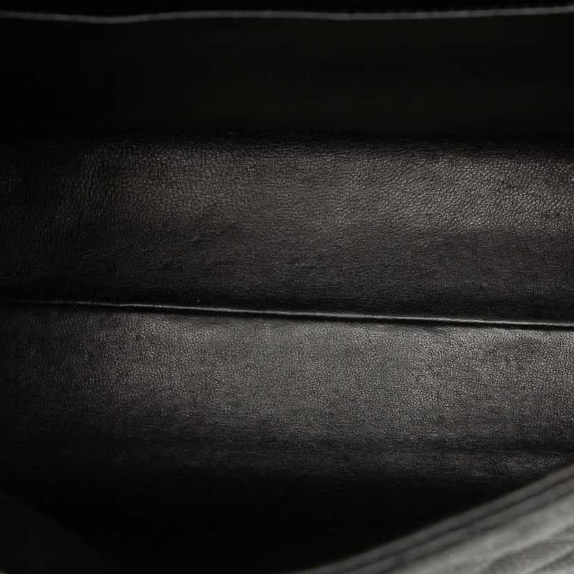 Chanel CC Quilted Caviar Kelly Top Handle Bag Black Leather Very good condition - Model View