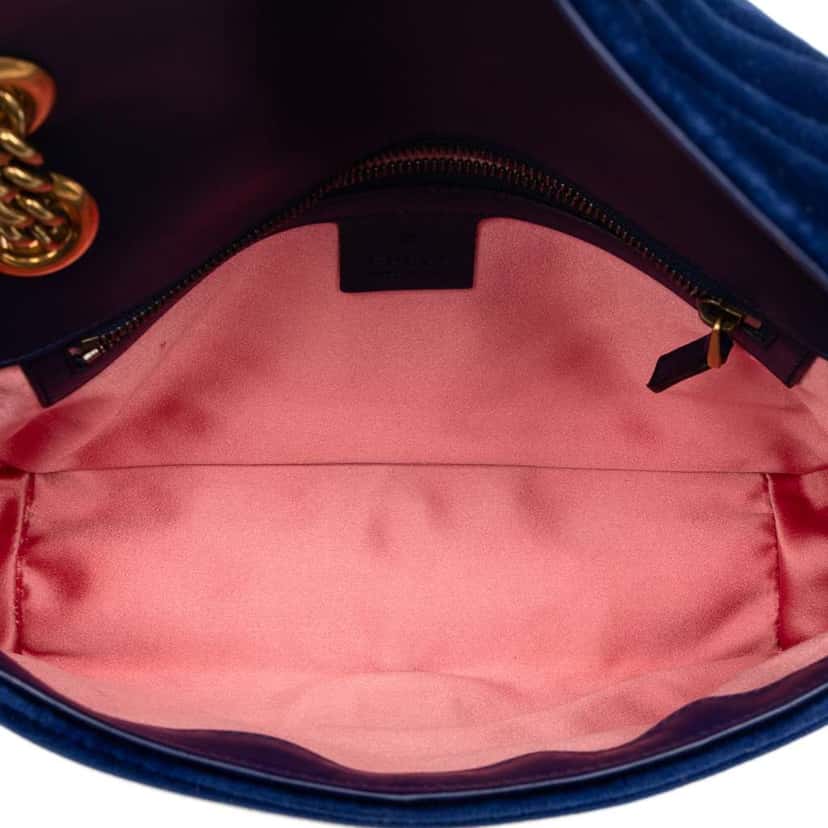 Gucci Medium GG Marmont Matelasse Velvet Shoulder Bag Blue Velvet Very good condition - Model View