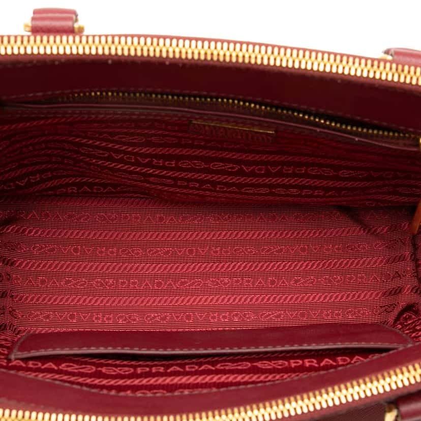 Prada Medium Saffiano Lux Galleria Double Zip Satchel Red Leather Good condition - Model View