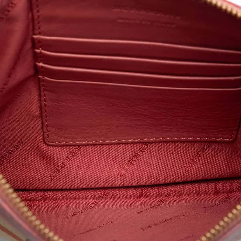 Burberry Haymarket Check Canvas Peyton Crossbody Beige Canvas Very good condition - Model View