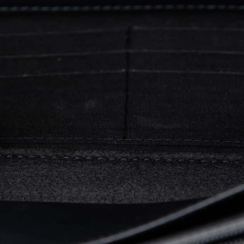 Chanel Quilted Lambskin Double Stitch Boy Wallet On Chain Black Leather Very good condition - Model View