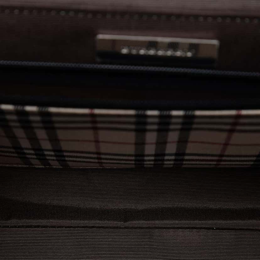 Burberry Leather Shoulder Bag Black Leather Very good condition - Model View