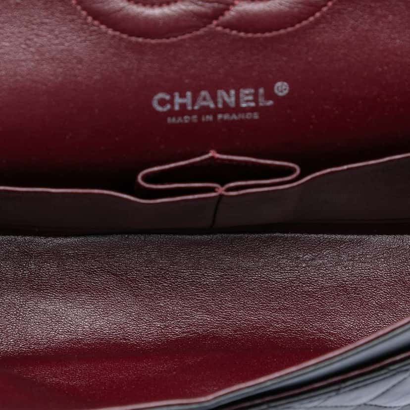 Chanel Medium Classic Lambskin Double Flap Black Leather Very good condition - Model View