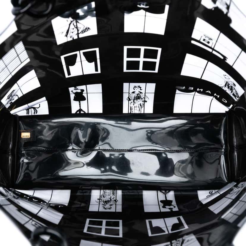 Chanel Vinyl Coco Window Tote Black Very good condition - Model View