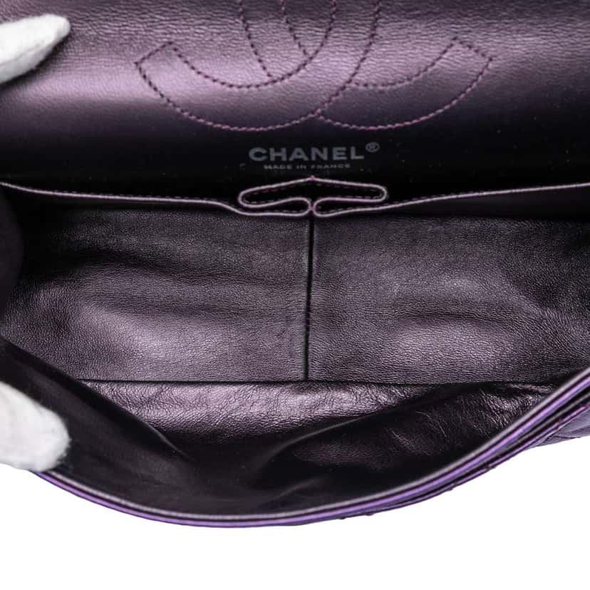 Chanel Quilted Metallic Calfskin Reissue 2.55 Double Flap 226 Purple Leather Very good condition - Model View