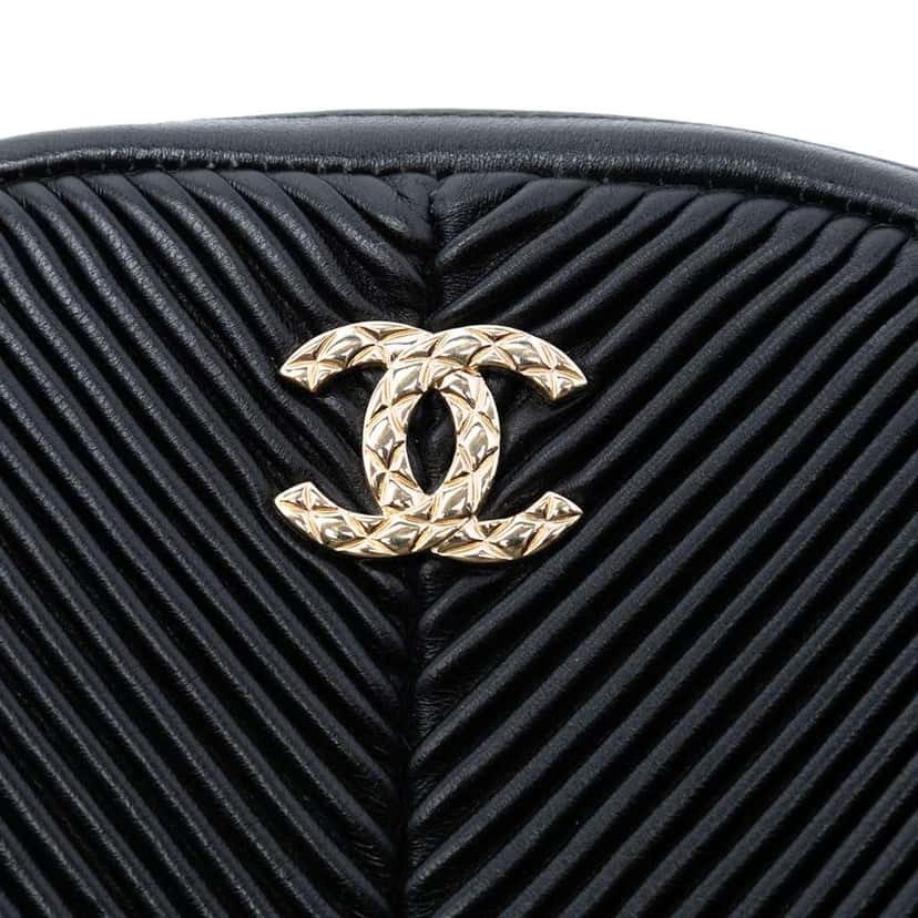 Chanel Chevron Lambskin Pleated Oval Camera Bag Black Leather Very good condition - Box View