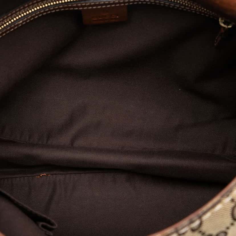 Gucci GG Canvas Charlotte Crossbody Beige Canvas Very good condition - Model View