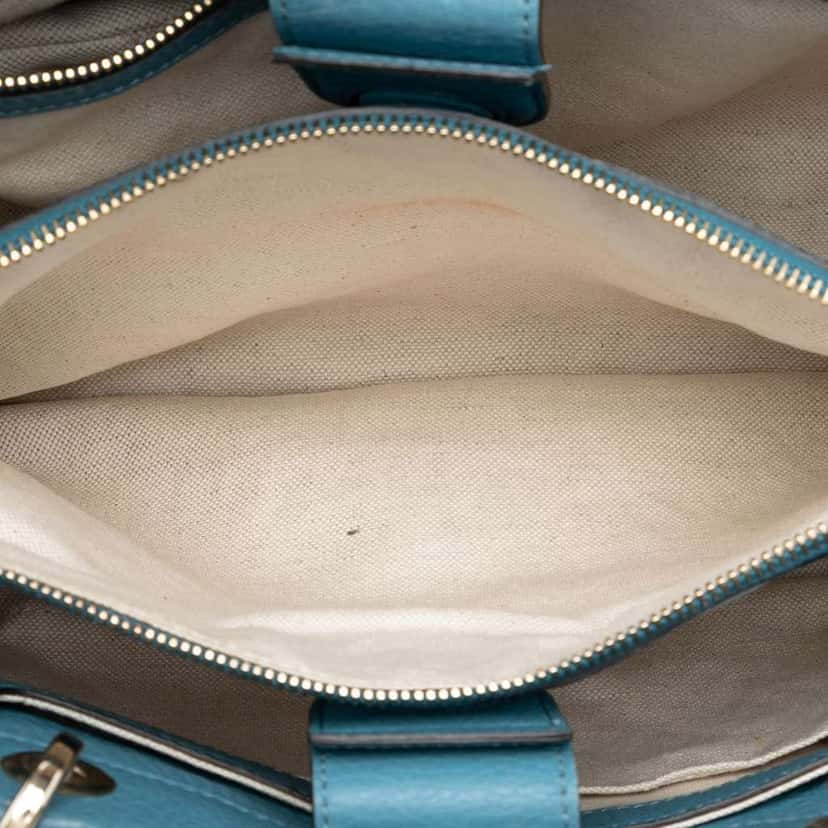 Gucci Medium Calfskin Bamboo Shopper Satchel Blue Leather Very good condition - Model View